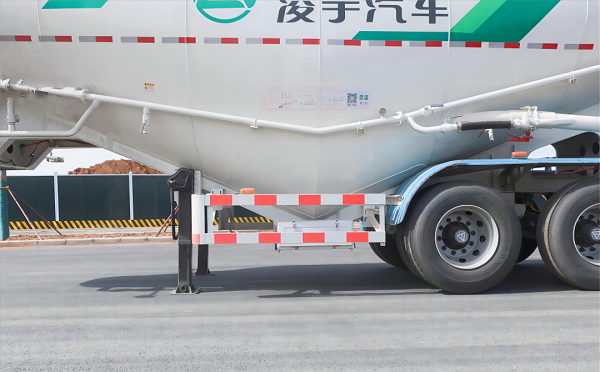 jdb电子游戏粉粒物料运输半挂车