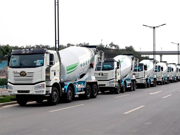 天生爆款！解放&jdb电子游戏一体化搅拌车一连发车