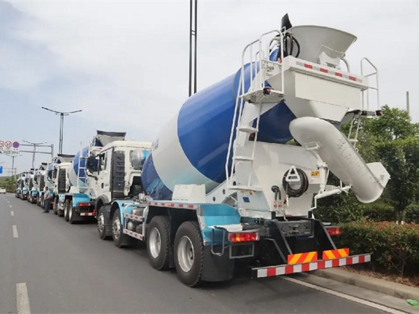 夏日炎炎，，，，，jdb电子游戏超甜！60台“蓝胖子”奔赴华南