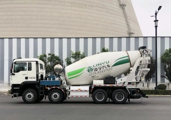 重汽&jdb电子游戏电驱桥搅拌车，，，会省钱的才是卡友选择的！