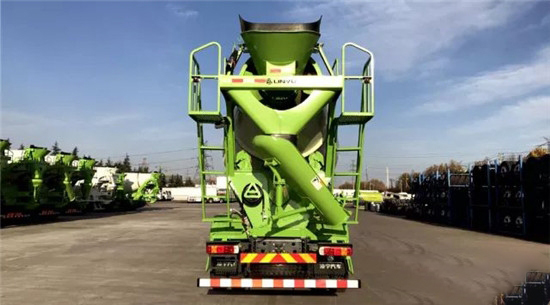 中集jdb电子游戏新一代智汇版搅拌车，，，，，，，剑指2018市场