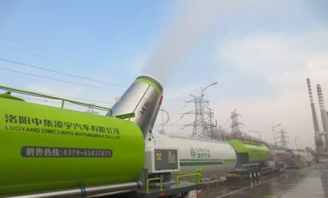 午夜疾驰突然着火 jdb电子游戏“消防车”紧抢救援